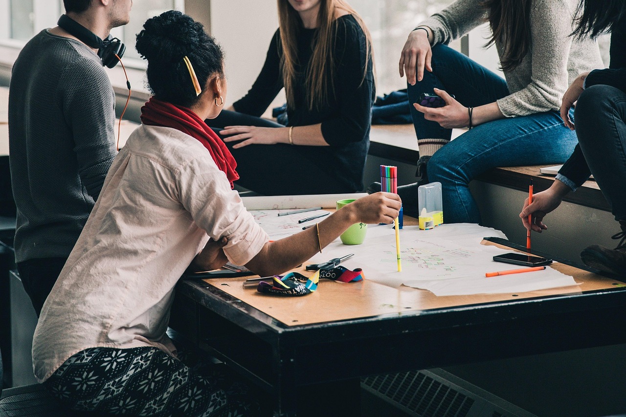 découvrez l'univers de l'éducation : méthodes d'apprentissage, actualités, conseils pour élèves, parents et enseignants afin de favoriser la réussite scolaire et le développement personnel.