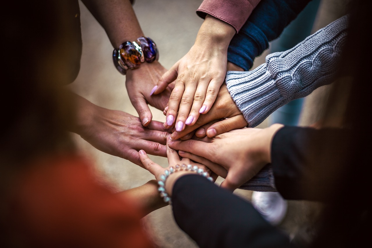 découvrez la véritable signification de la confiance, son importance dans les relations personnelles et professionnelles, et comment la développer durablement au quotidien.