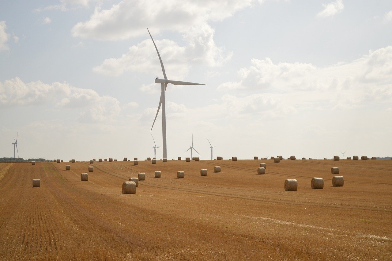 découvrez le repowering des parcs éoliens : modernisation des anciennes installations pour optimiser la production d'énergie renouvelable et réduire l'impact environnemental.