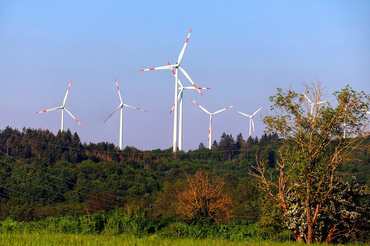 découvrez les enjeux et opportunités de la transition énergétique, un processus clé pour un avenir durable. apprenez comment les innovations et les politiques soutiennent la réduction des émissions de carbone et favorisent l'utilisation des énergies renouvelables.
