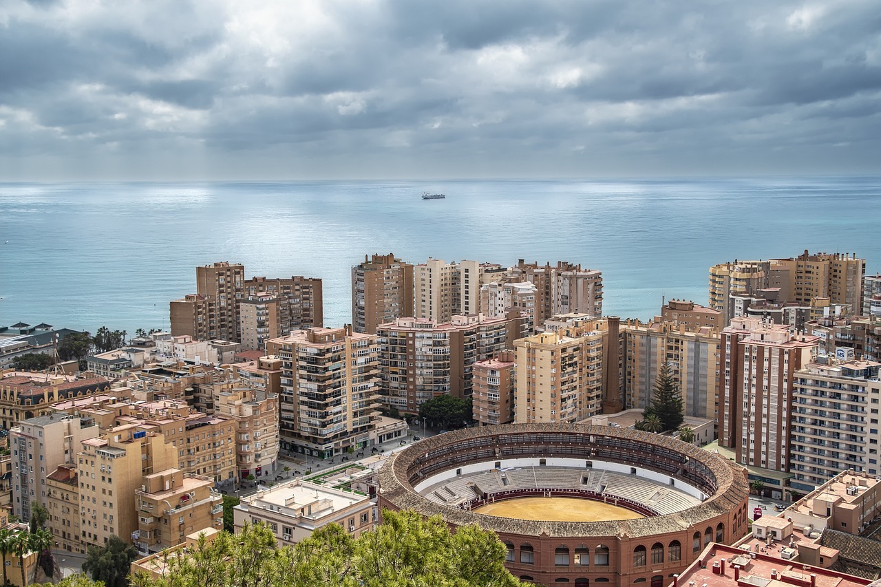 découvrez l'espagne, un pays riche en culture, histoire et paysages variés, des plages ensoleillées aux villes animées.