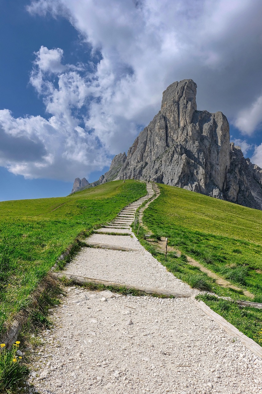 réouverture du sentier de randonnée : profitez à nouveau des paysages naturels et d'une aventure en plein air inoubliable.