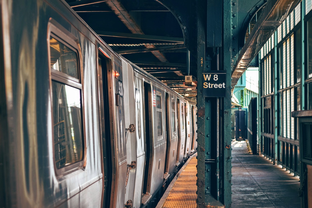 découvrez les avantages des transports en commun : durabilité, économies et praticité. explorez les différents moyens de transport public, leur impact sur l'environnement et comment ils contribuent à une mobilité urbaine efficace.