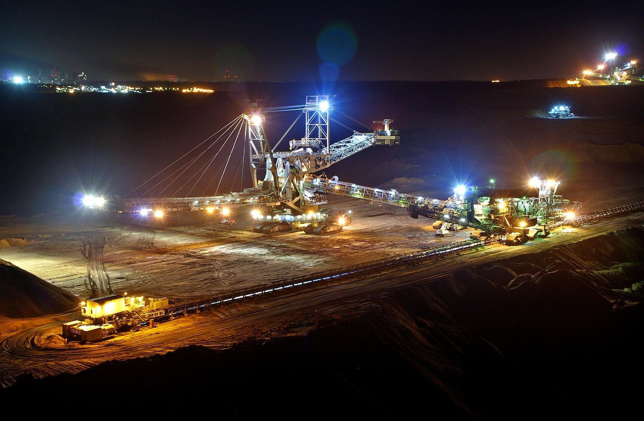 découvrez tout sur le charbon : son extraction, ses usages énergétiques et son impact environnemental.