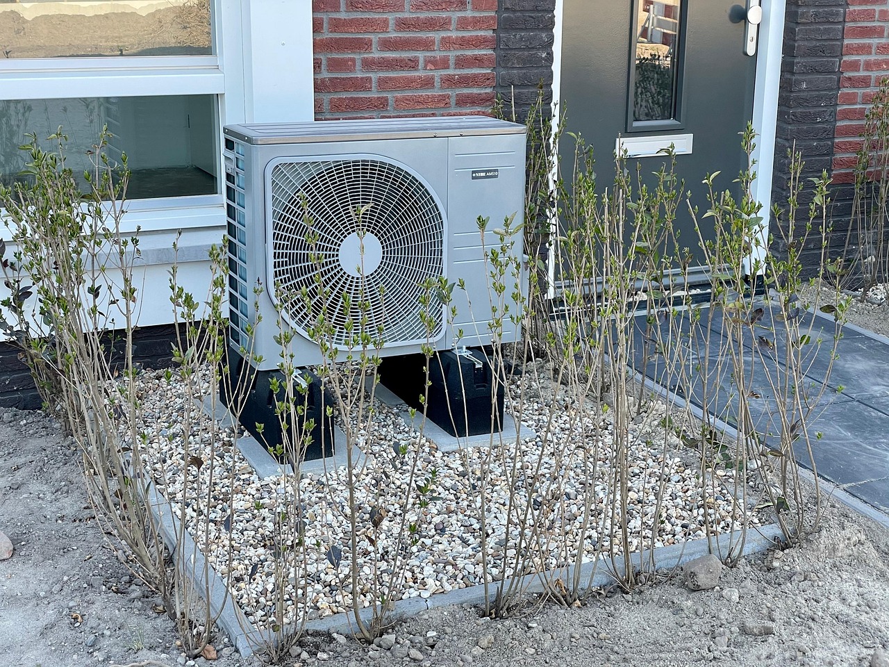découvrez les avantages des pompes à chaleur : efficacité énergétique, réduction des coûts de chauffage et respect de l'environnement pour un confort optimal toute l'année.
