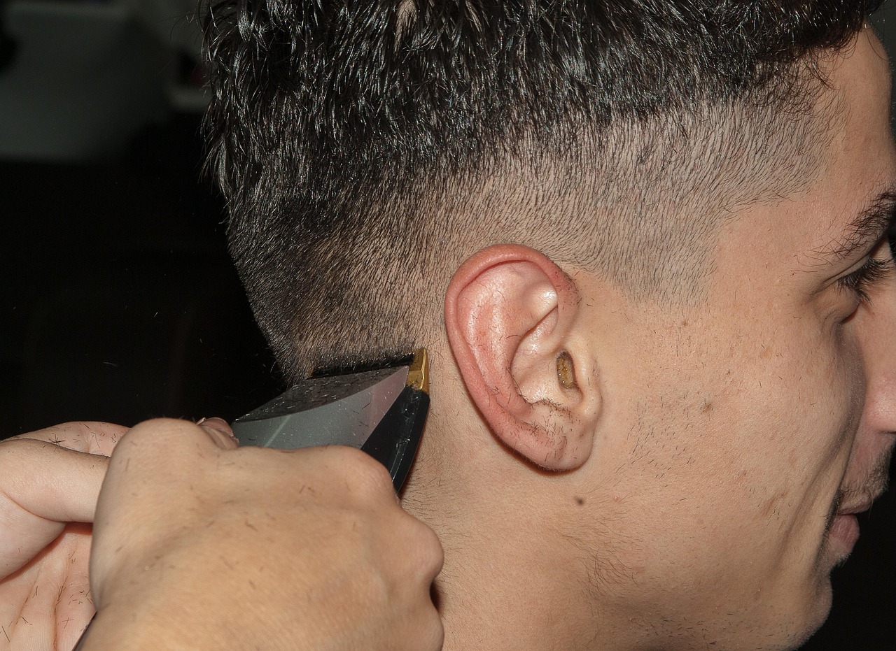 découvrez nos coiffeurs professionnels pour des coupes et coiffures personnalisées qui subliment votre style.