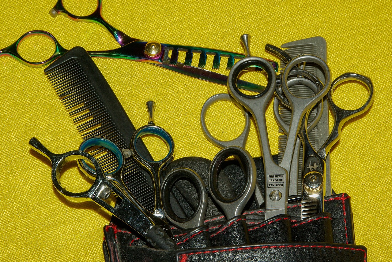 découvrez nos coiffeurs professionnels offrant des coupes tendance, colorations personnalisées et soins capillaires adaptés à tous les styles et types de cheveux.
