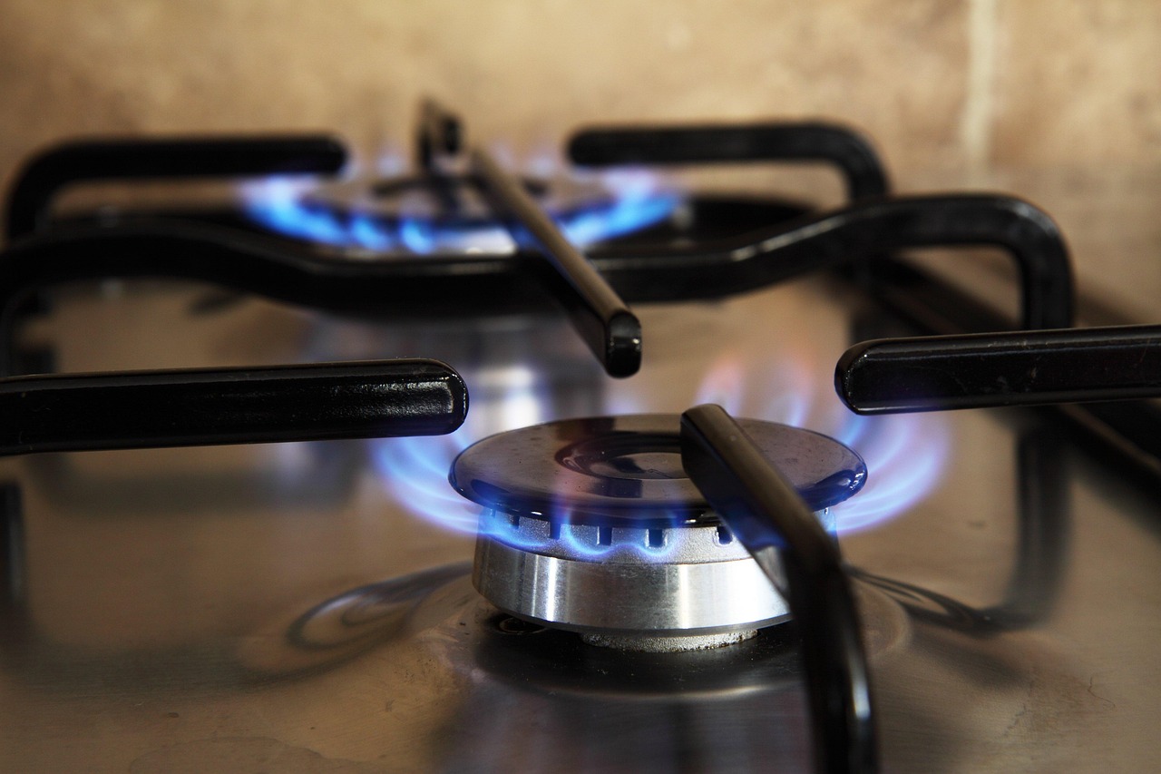 découvrez les enjeux liés à la dépendance aux combustibles fossiles, son impact environnemental et les alternatives durables pour un avenir énergétique responsable.