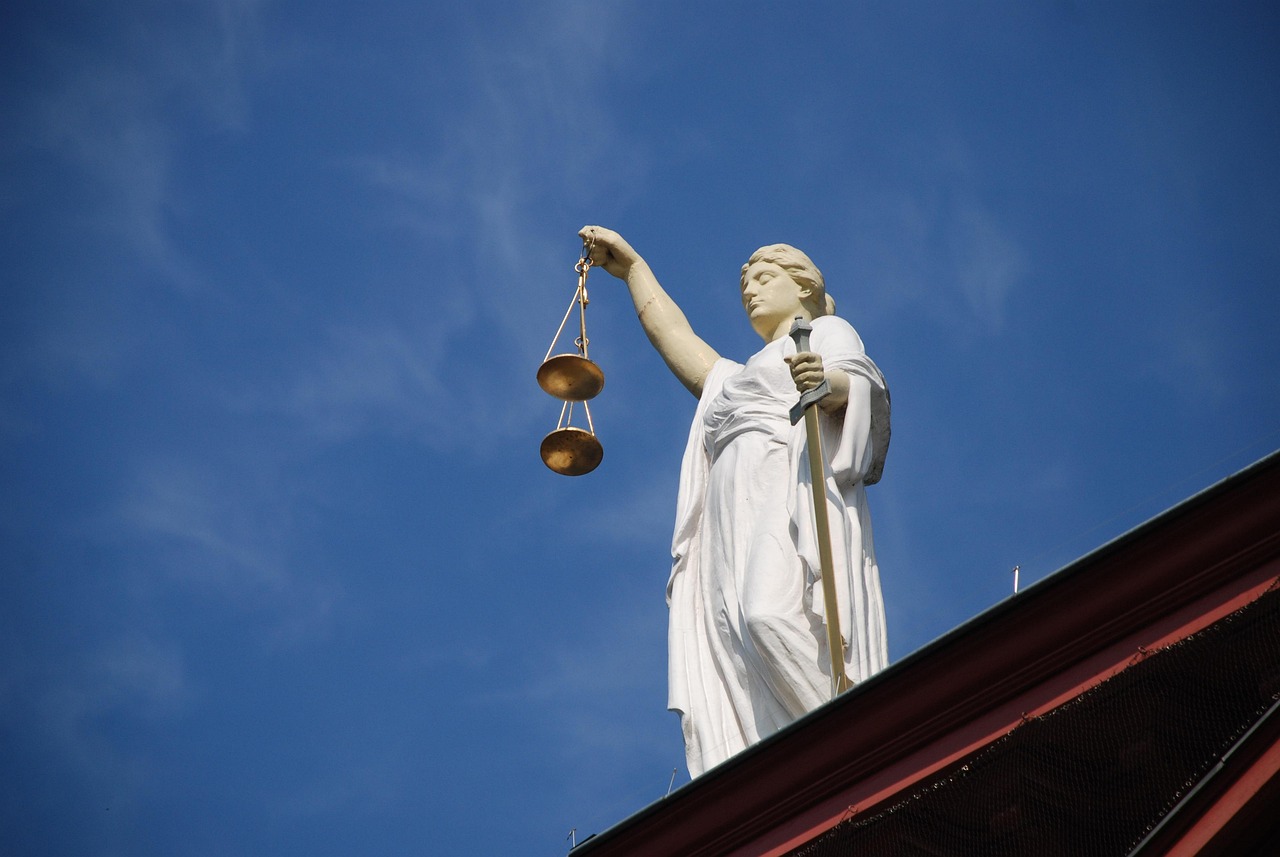 découvrez comment la justice climatique vise à promouvoir l'équité et la justice sociale face aux effets dévastateurs du changement climatique. engagez-vous pour un avenir durable et équitable, où les droits des populations vulnérables sont protégés et où chaque voix compte dans la lutte pour la planète.