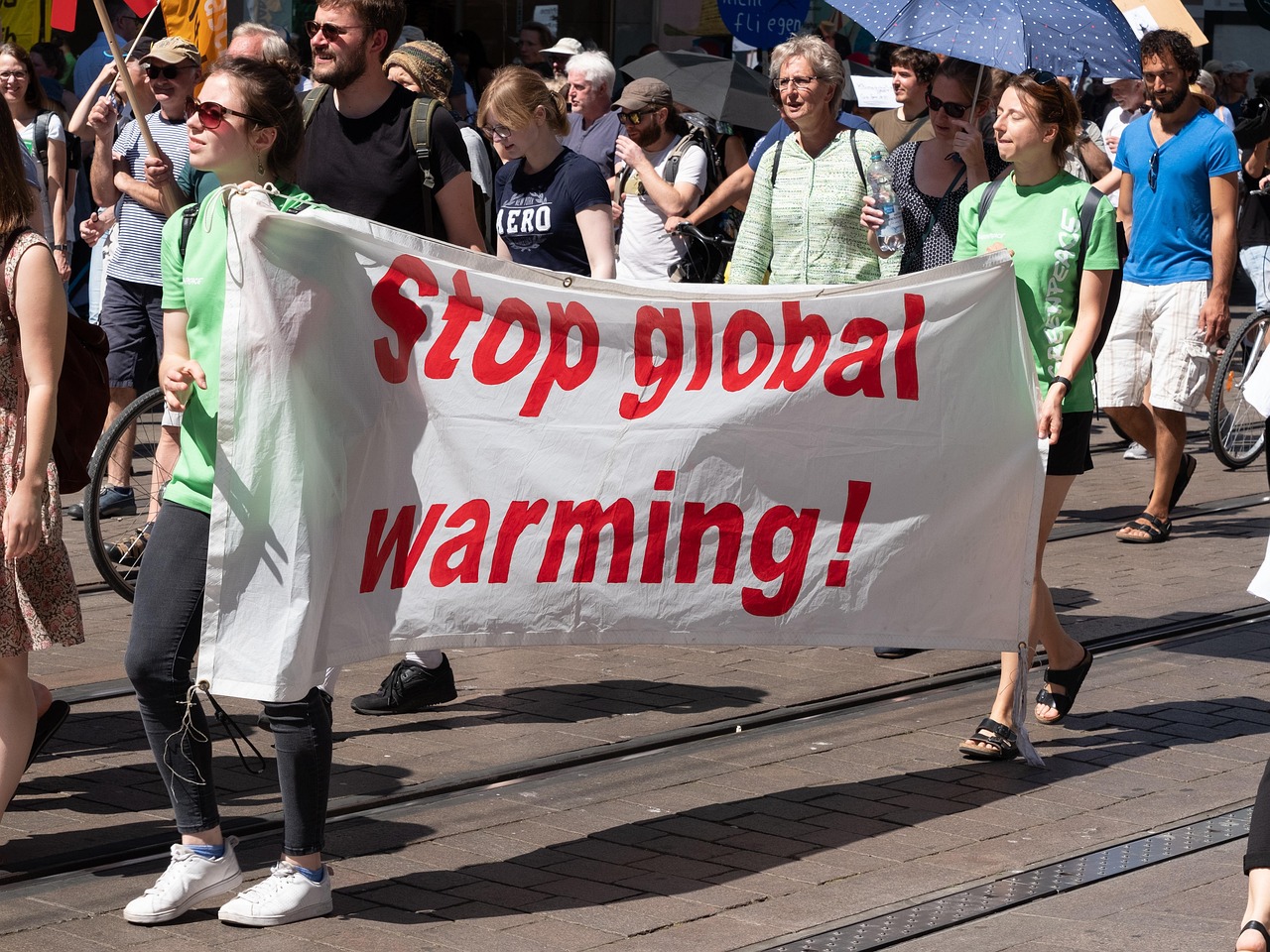 À Belém, une manifestation pacifique en faveur du climat se déroule sereinement